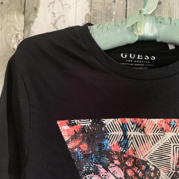 Guess triangle t-shirt S - Picture 2 of 5
